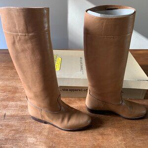 Vintage Banana Republic leather riding boots with box! W6.5